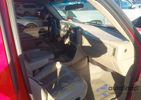 2000 Chevrolet Silverado 1500 Ls z USA, uszkodzony, nr VIN 1GCEC14T1YZ209486